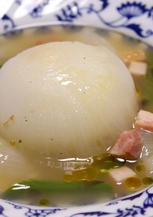 丸ごと玉ねぎのスープ-レシピのメイン写真