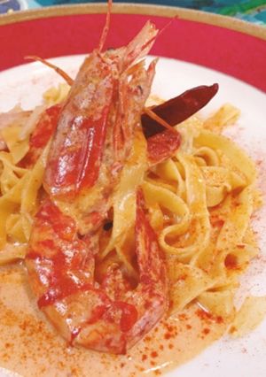 海老とトマトのニンニクと鷹の爪スパゲティ-レシピのメイン写真