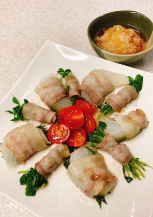豚バラ巻き♪大葉と新玉ねぎ＆豆苗-レシピのメイン写真