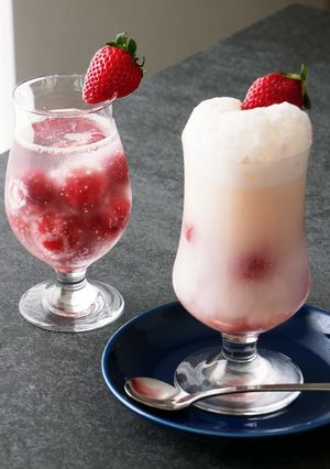 キラキラ。苺ジャムソーダ、クリームソーダ-レシピのメイン写真