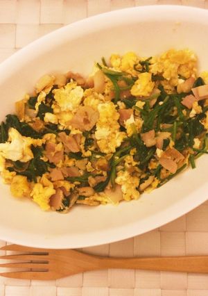 ほうれん草とベーコンの3色炒め物-レシピのメイン写真