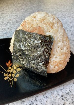 ごま油香る♪やみつきかつお節おにぎり♫-レシピのメイン写真