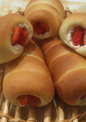 春だ♪苺のクリームコロネ-レシピのメイン写真