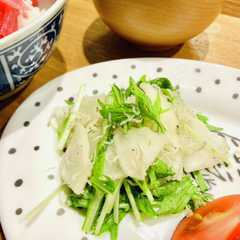 รูปของ 給食再現　カブ・水菜・じゃこの和え物