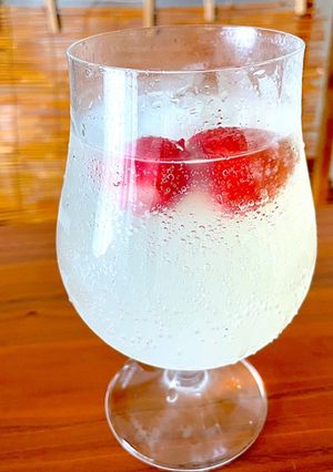 いちごが可愛い✨冷凍フルーツ★氷代わりに-レシピのメイン写真