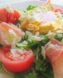 生ハムと水菜とトマトのオニオンドレサラダ