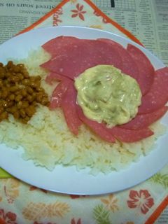 ビアソーセージ&納豆載せのカフェ丼-レシピのメイン写真