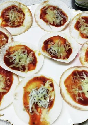 米粉の餃子皮で作るミニピザ-レシピのメイン写真