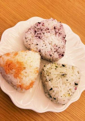 ピクニックにオススメ！カラフルおむすび-レシピのメイン写真