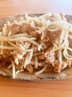 鳥ももひき肉ともやしのごま油炒め-レシピのメイン写真