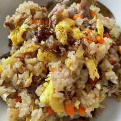 รูปของ 豚肉薄切で焼豚風炒飯