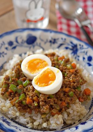 家庭料理の定番！簡単ドライカレー-レシピのメイン写真