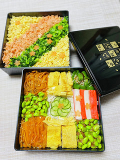 行楽にはこれ!モザイク弁当-レシピのメイン写真