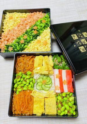 行楽にはこれ!モザイク弁当-レシピのメイン写真