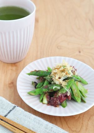 レンジで簡単！アスパラガスの梅おかか和え-レシピのメイン写真