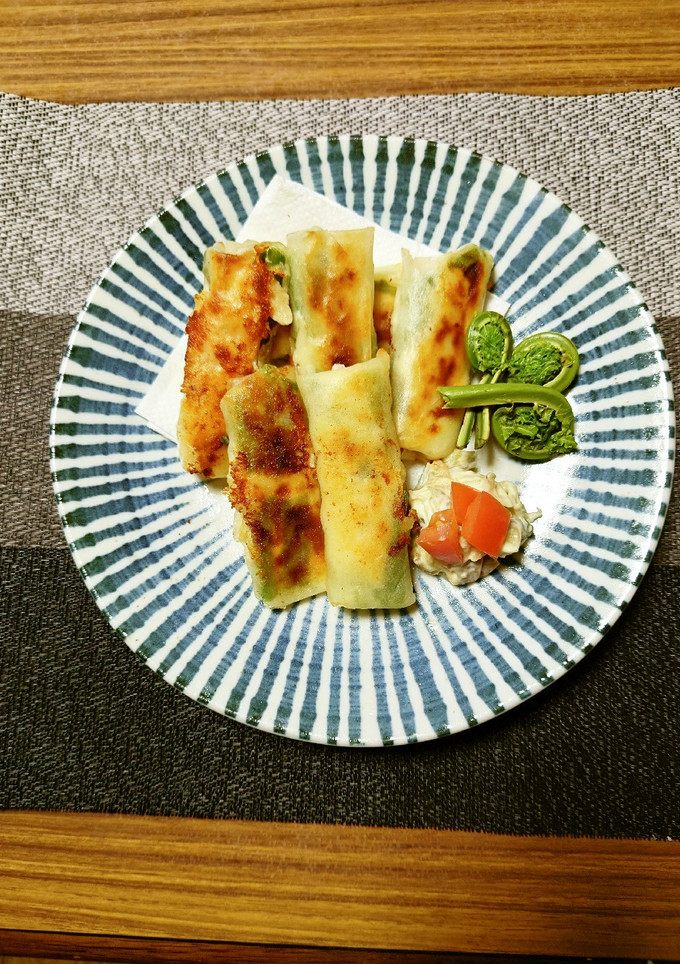 ヨウサマの減塩チキンとチーズの焼き春巻き-レシピのメイン写真