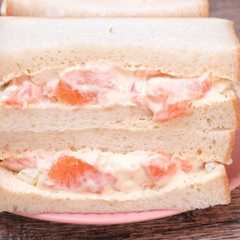 A picture of サーモンタルタルサンドイッチ.