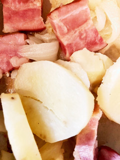 新じゃが&たま&ベーコン♪シンプル蒸し煮-レシピのメイン写真
