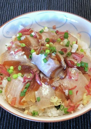 ヒラメ縁側の漬け丼-レシピのメイン写真