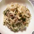 大根と大葉と梅とチキンのサラダ