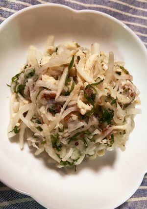 大根と大葉と梅とチキンのサラダ-レシピのメイン写真