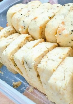 さくホロうどん味クッキー(写真手前の列)-レシピのメイン写真