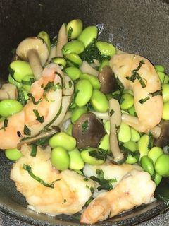 海老と枝豆の大葉バター醤油炒め-レシピのメイン写真