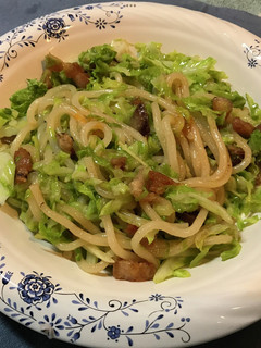春キャベツと豚バラ油の簡単醤油焼きうどん-レシピのメイン写真