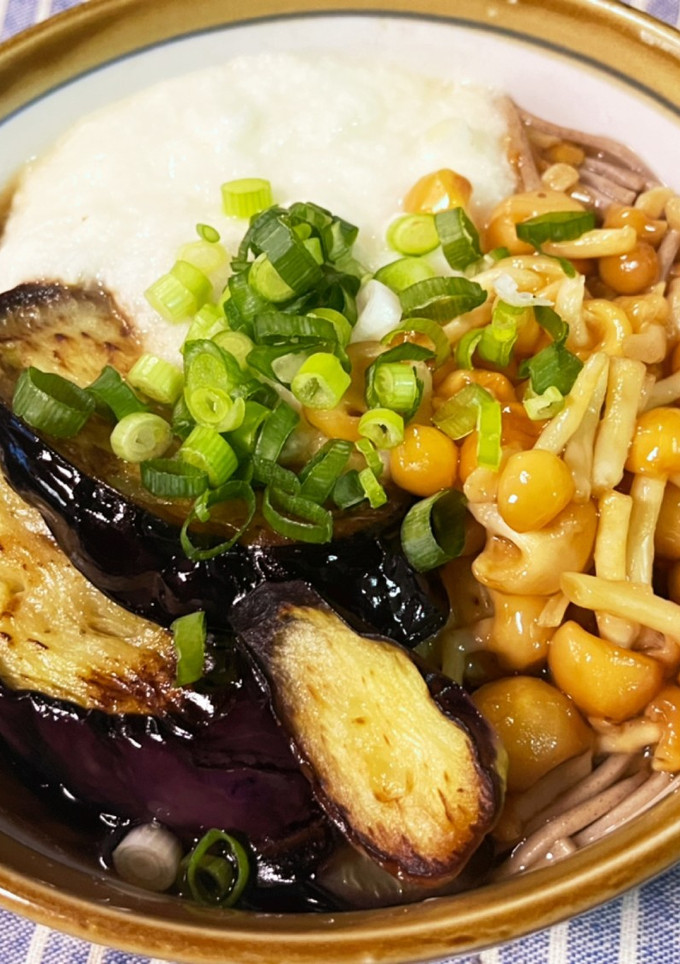 焼き茄子なめことろろ蕎麦-レシピのメイン写真