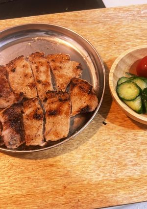 低温調理器で柔らかトンテキとお漬物サラダ-レシピのメイン写真