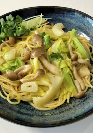 キャベツとシメジのニンニク風味パスタ-レシピのメイン写真