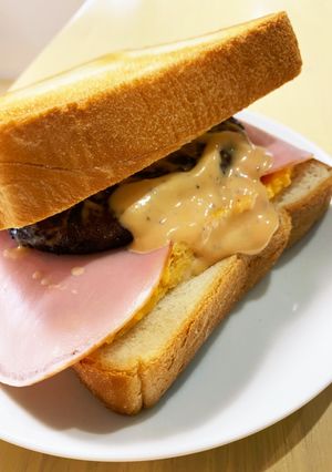 簡単！ハンバーグたまごサンドイッチ-レシピのメイン写真