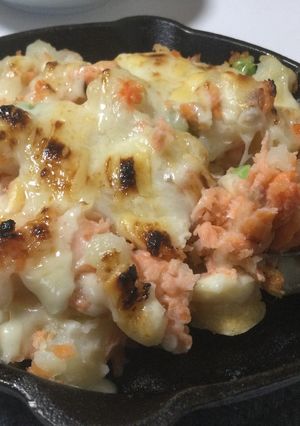 スキレットでサーモンポテトのマヨ焼き-レシピのメイン写真