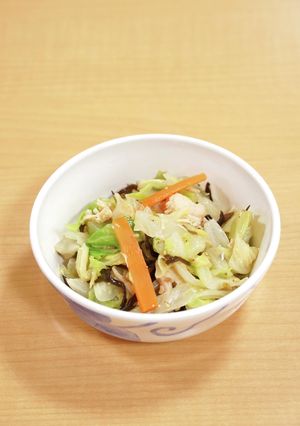 キャベツと蒸し鶏の塩昆布和え-レシピのメイン写真