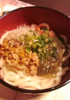 混ぜるだけ 納豆・めかぶ・キムチうどん-レシピのメイン写真