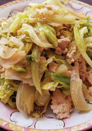 春キャベツと鶏ひき肉の蒸し炒め-レシピのメイン写真