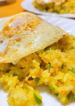 簡単♫カレーピラフのフライドエッグのせ-レシピのメイン写真