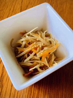お弁当にも。お惣菜屋さんの柔らか金平牛蒡-レシピのメイン写真