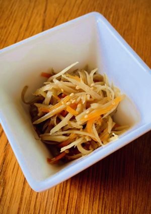 お弁当にも。お惣菜屋さんの柔らか金平牛蒡-レシピのメイン写真