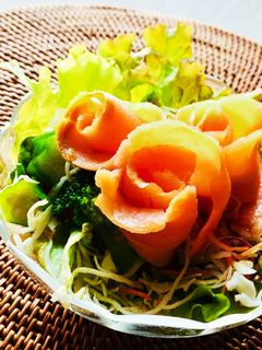スモークサーモンの薔薇巻き♪-レシピのメイン写真