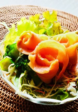 スモークサーモンの薔薇巻き♪-レシピのメイン写真