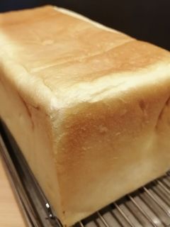 捏ねはHB,米粉の湯種で生クリーム食パン-レシピのメイン写真