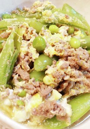 スナップエンドウと挽肉の玉子とじ-レシピのメイン写真