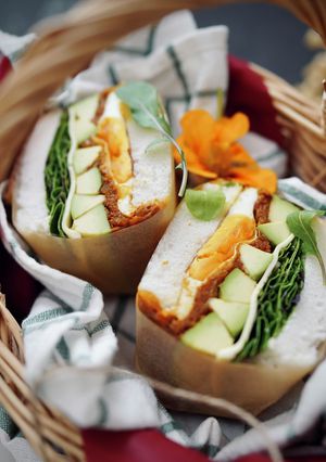 クミン香るスパイスカレーとアボカドサンド-レシピのメイン写真