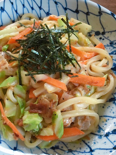 チーズがとろ〜り♡梅とおかかの焼うどん-レシピのメイン写真