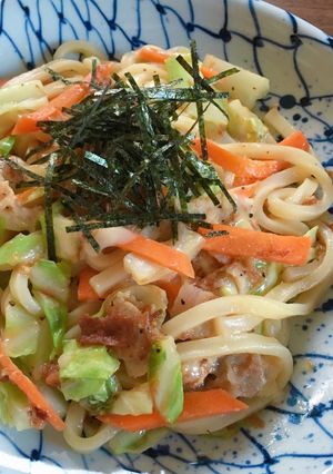 チーズがとろ〜り♡梅とおかかの焼うどん-レシピのメイン写真
