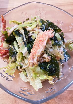 シャキシャキ!レタスわかめカニカマサラダ-レシピのメイン写真