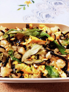 塩昆布・卵・冷凍レタスの炒飯-レシピのメイン写真