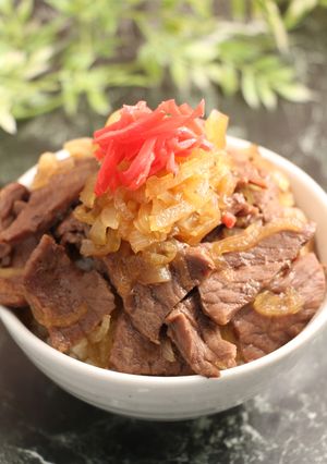 簡単！玉葱たっぷり牛もも丼-レシピのメイン写真