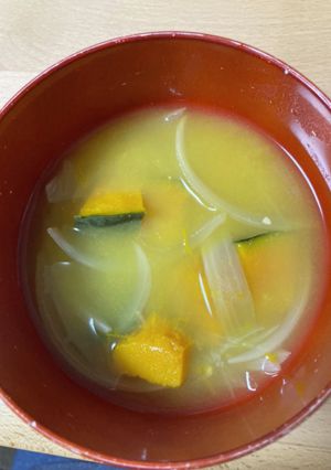 かぼちゃと玉ねぎの味噌汁-レシピのメイン写真